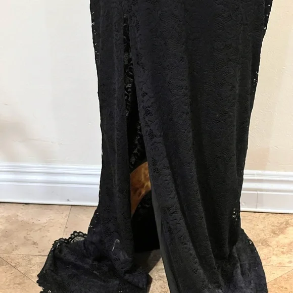 🎁👄 NWT Nordstrom’s Sexy Lace Dress in Black👄🎁 - Picture 8 of 11